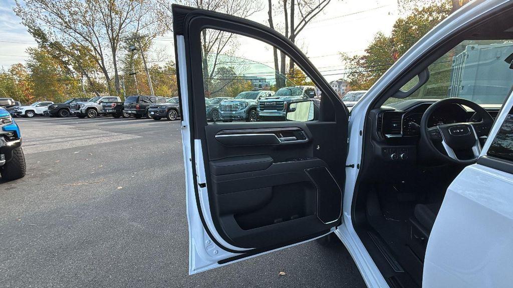 new 2026 GMC Sierra 1500 car, priced at $47,187