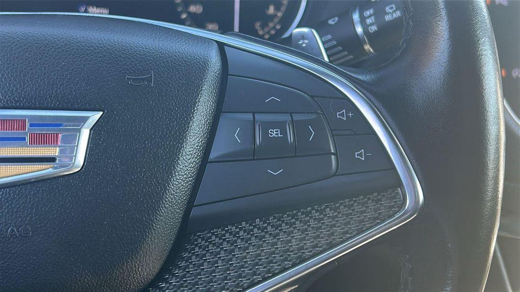 used 2021 Cadillac XT5 car, priced at $29,688