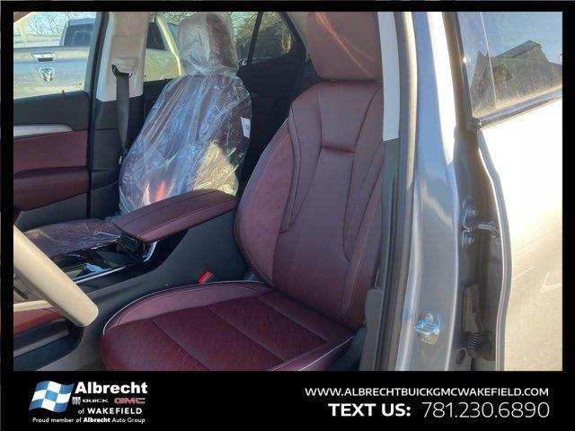 new 2025 Buick Envision car, priced at $42,381
