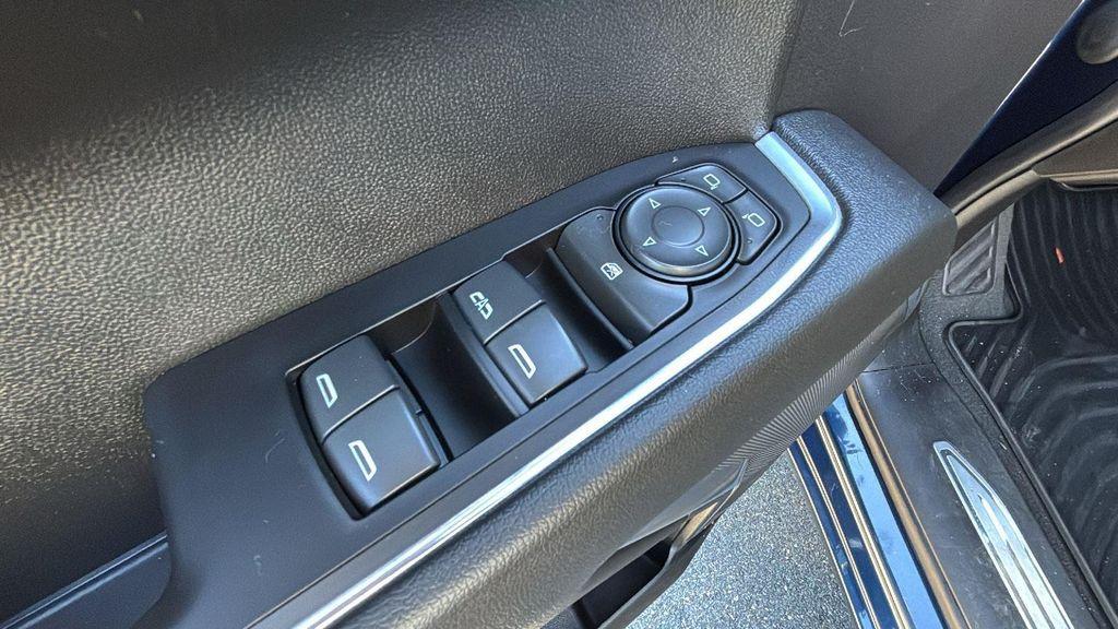 used 2022 Chevrolet Silverado 1500 car, priced at $34,381