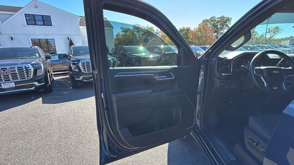 used 2022 Chevrolet Silverado 1500 car, priced at $34,381