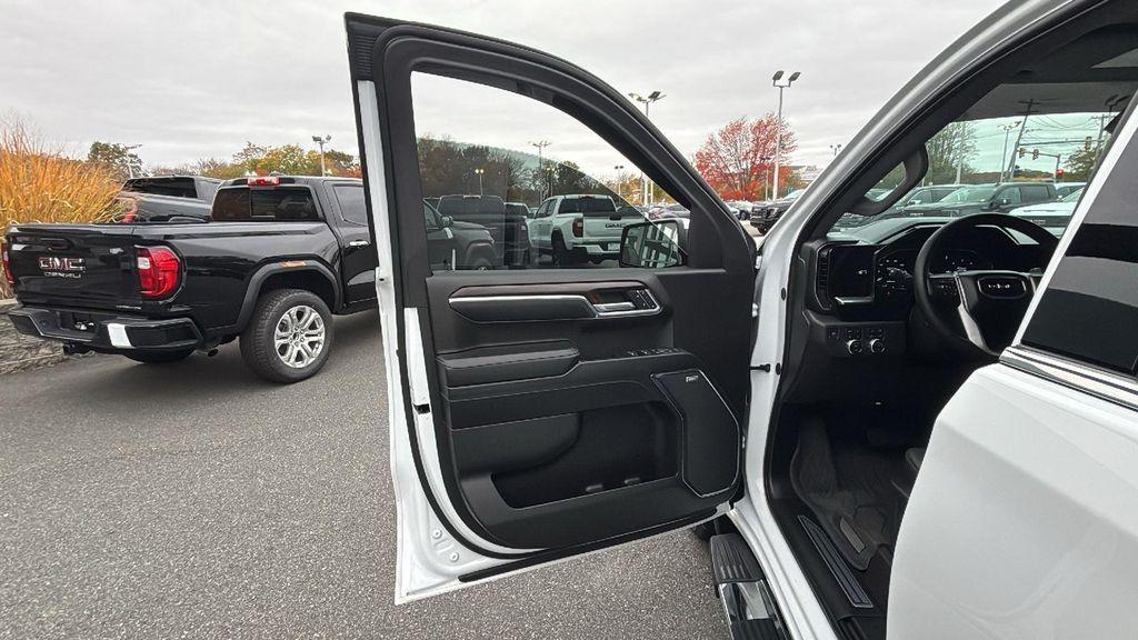 used 2024 GMC Sierra 1500 car, priced at $52,818