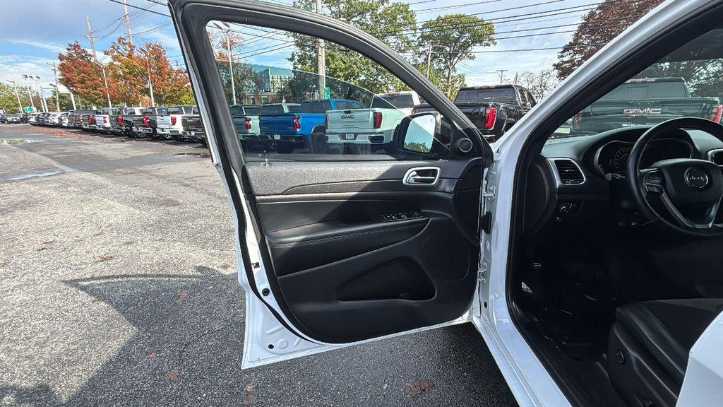 used 2018 Jeep Grand Cherokee car, priced at $18,877