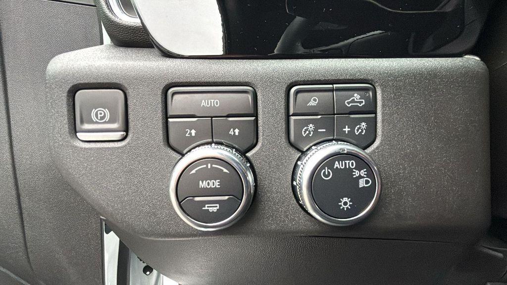 new 2025 GMC Sierra 1500 car, priced at $47,011