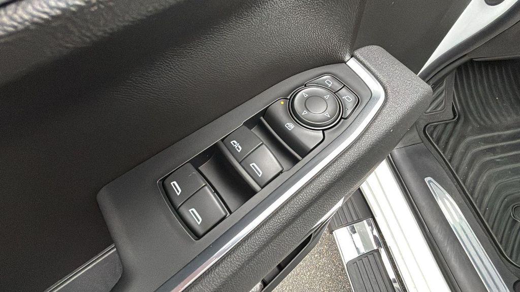 new 2025 GMC Sierra 1500 car, priced at $47,011