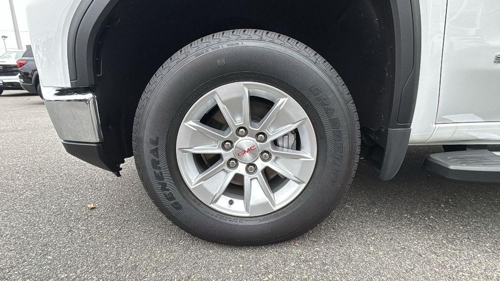 new 2025 GMC Sierra 1500 car, priced at $47,011