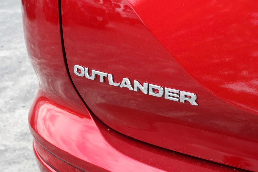 new 2024 Mitsubishi Outlander car, priced at $35,404