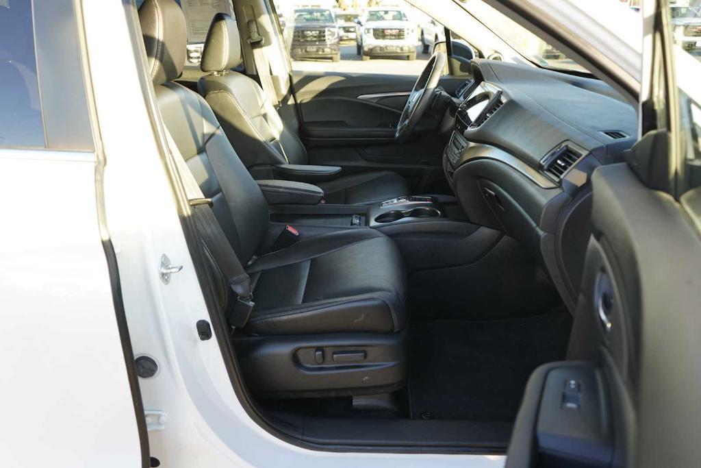 used 2022 Honda Pilot car, priced at $30,985