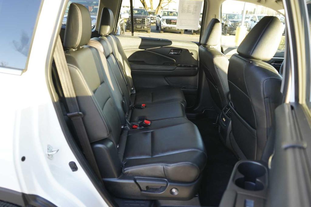 used 2022 Honda Pilot car, priced at $30,985