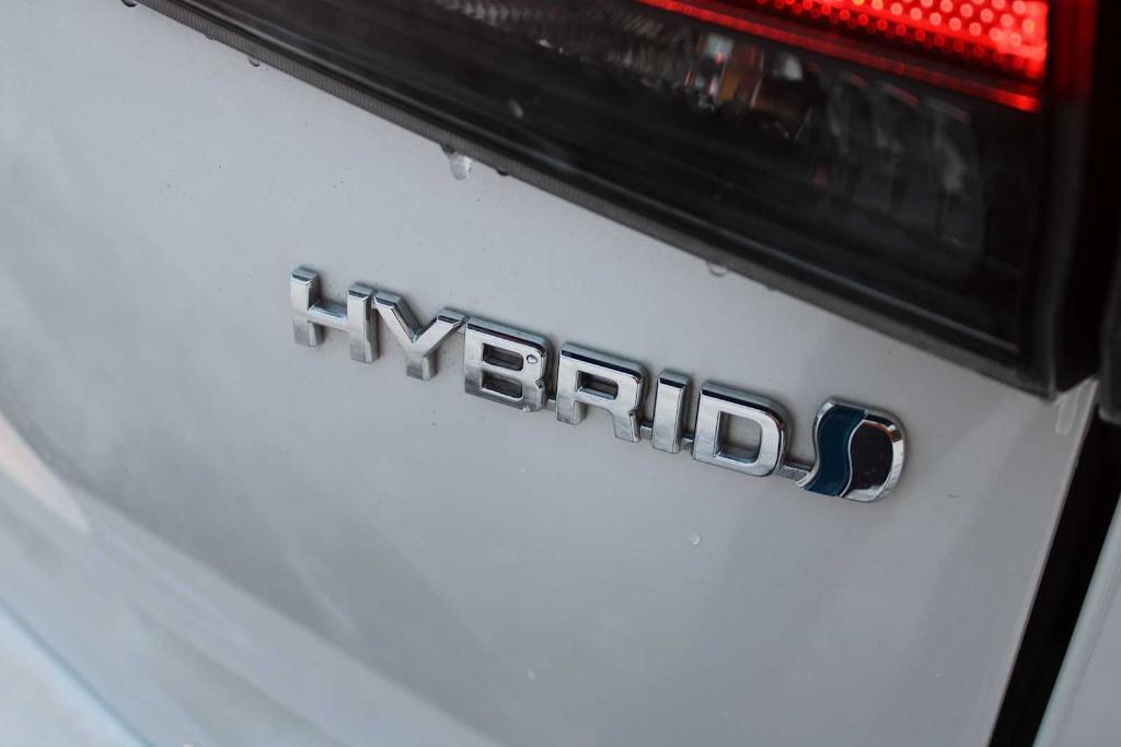 used 2022 Toyota Highlander Hybrid car, priced at $36,248