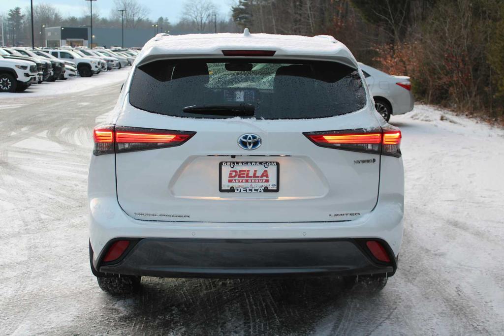 used 2022 Toyota Highlander Hybrid car, priced at $36,248