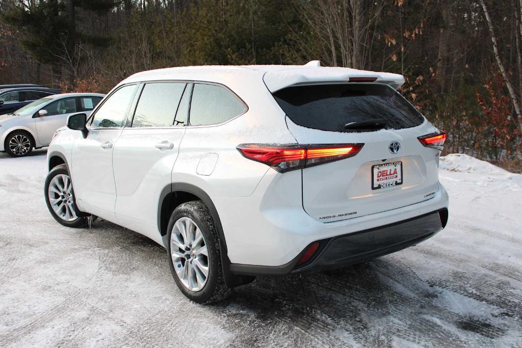 used 2022 Toyota Highlander Hybrid car, priced at $36,248