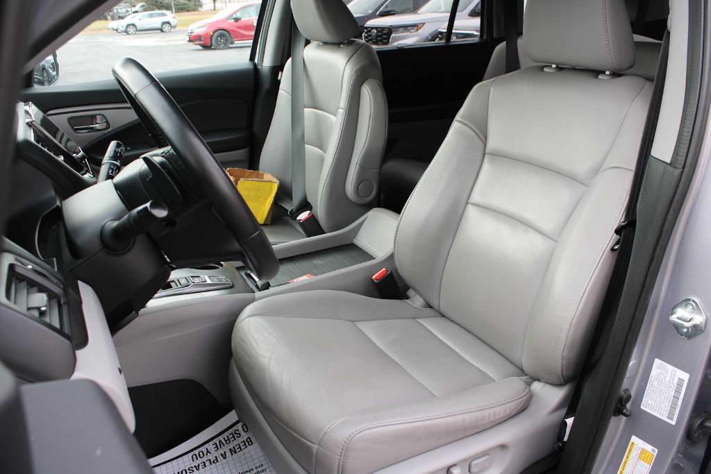 used 2021 Honda Pilot car, priced at $28,999