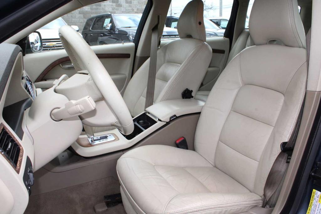 used 2009 Volvo XC70 car, priced at $9,475