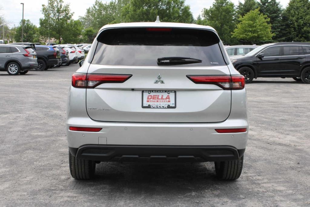 new 2024 Mitsubishi Outlander car, priced at $30,884