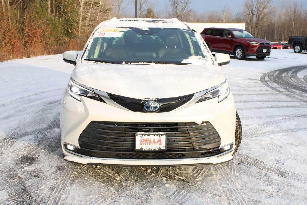 used 2023 Toyota Sienna car, priced at $47,203