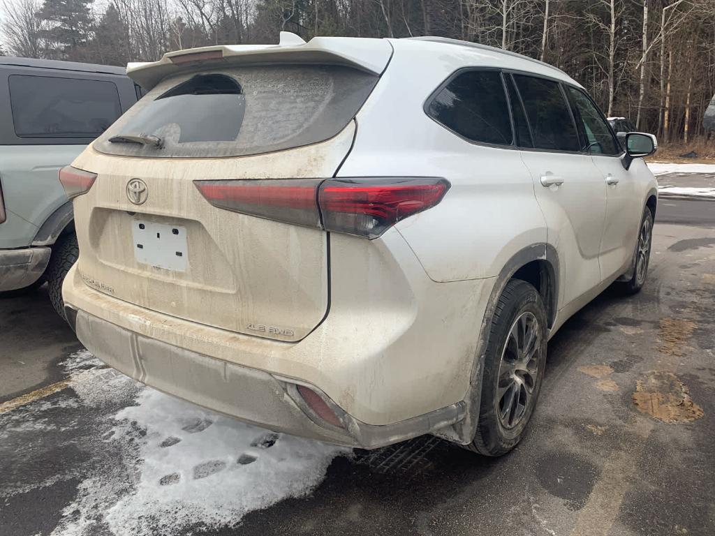 used 2022 Toyota Highlander car, priced at $35,691