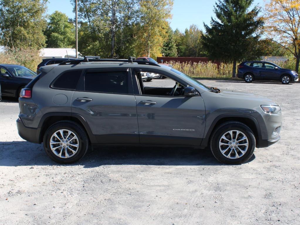 used 2022 Jeep Cherokee car, priced at $18,025