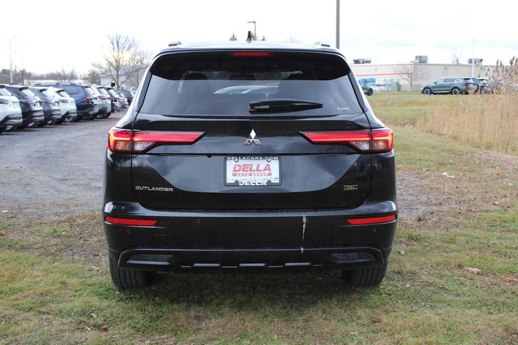 new 2024 Mitsubishi Outlander car