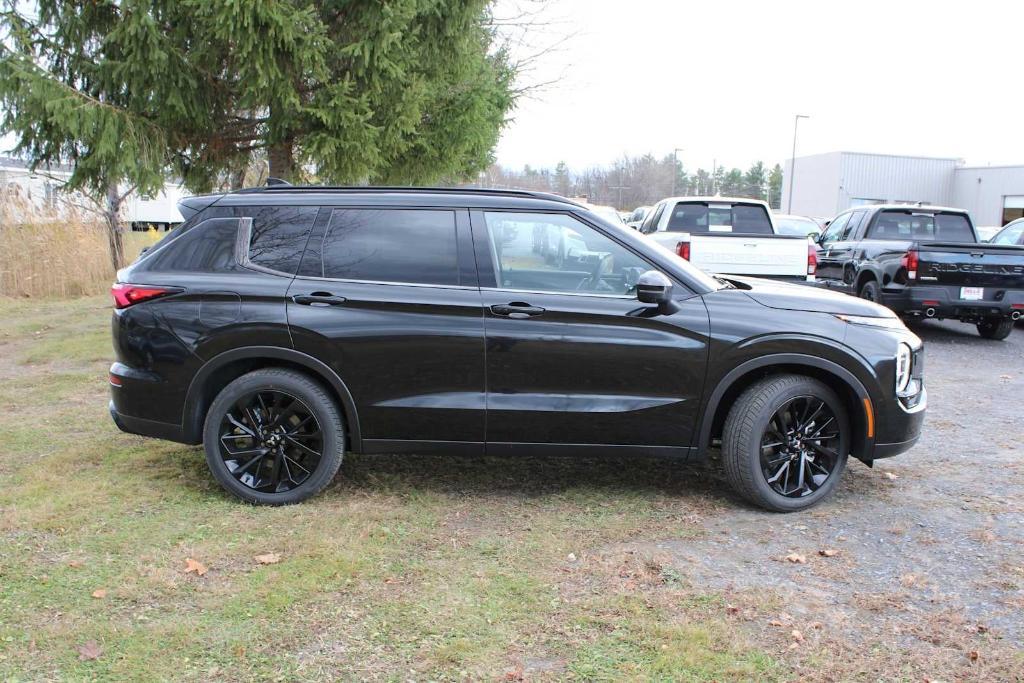 new 2024 Mitsubishi Outlander car