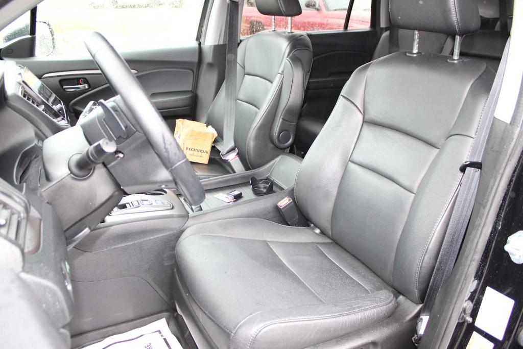 used 2022 Honda Pilot car, priced at $31,499