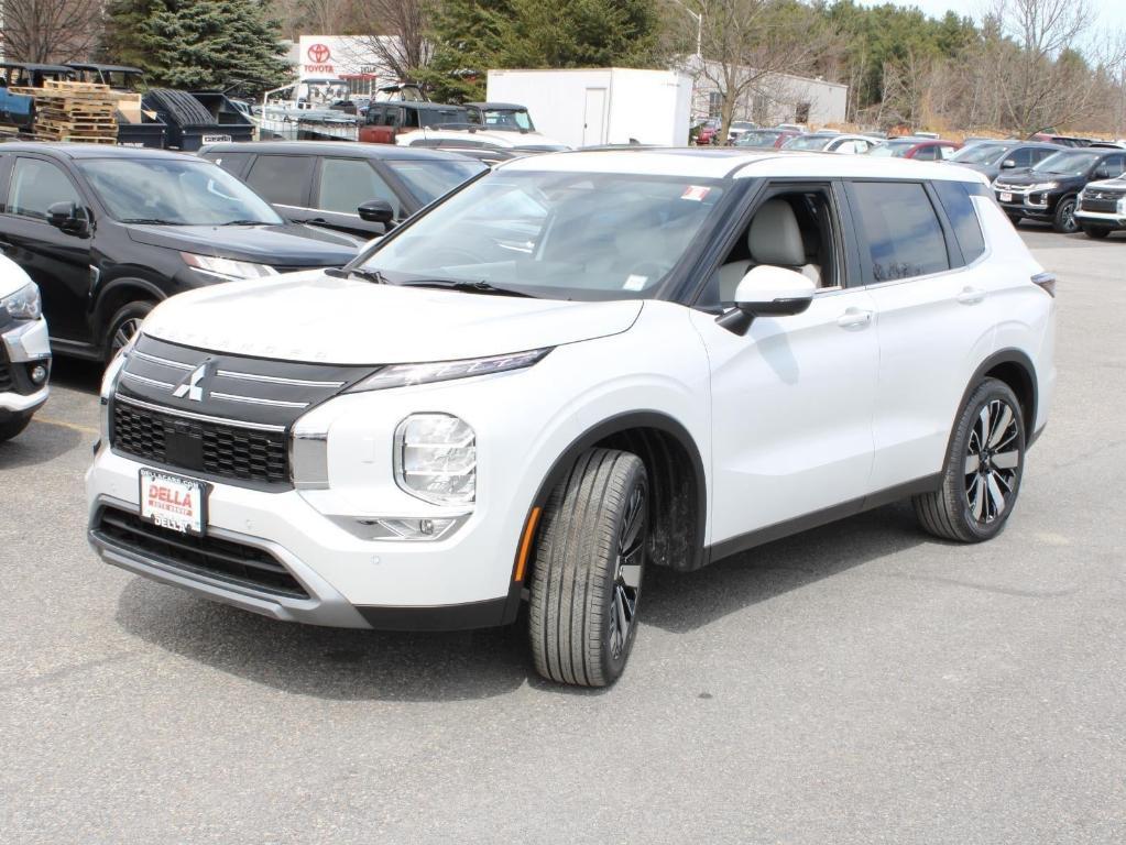 new 2025 Mitsubishi Outlander car, priced at $37,065