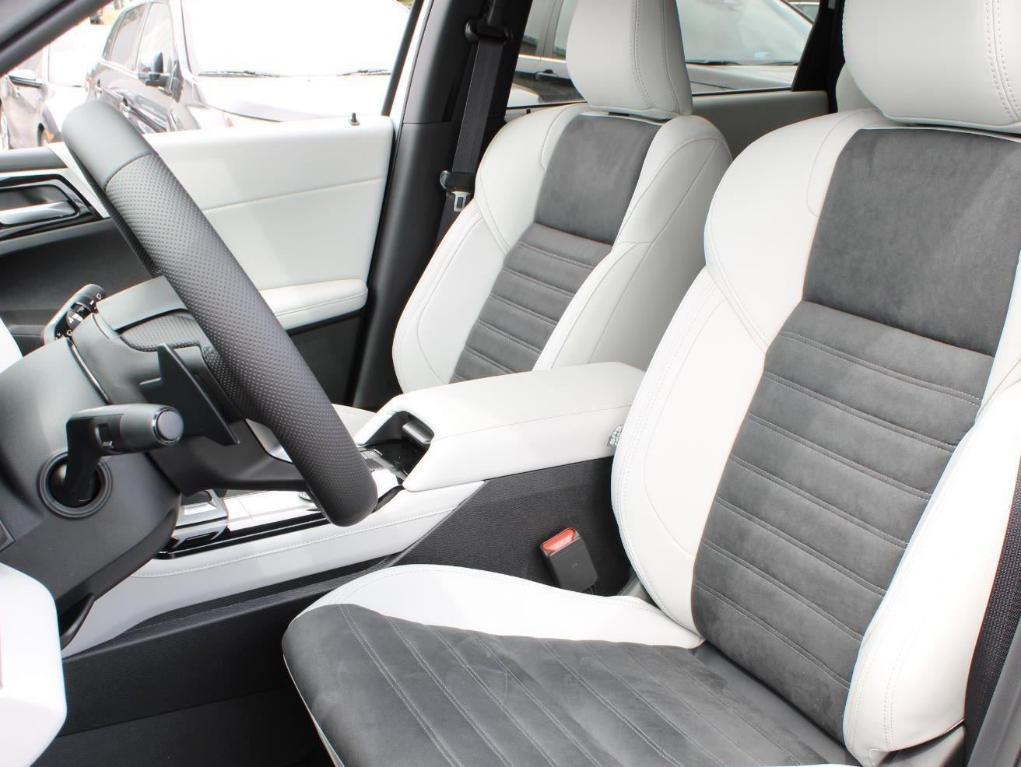 new 2025 Mitsubishi Outlander car, priced at $35,565