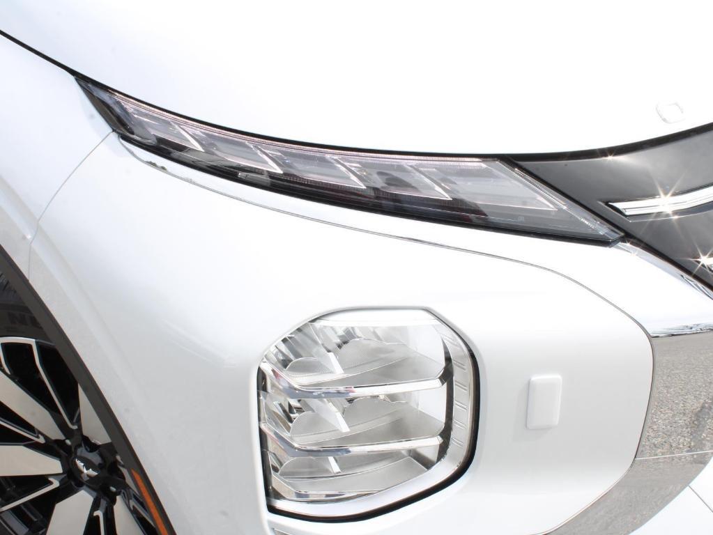 new 2025 Mitsubishi Outlander car, priced at $35,565