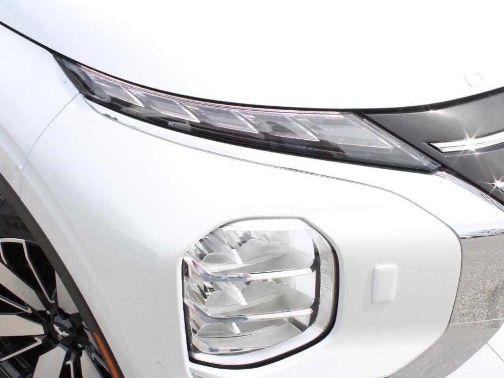 new 2025 Mitsubishi Outlander car, priced at $37,065