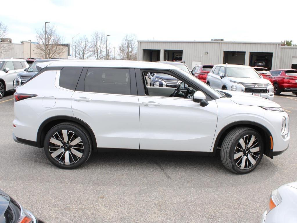 new 2025 Mitsubishi Outlander car, priced at $35,565