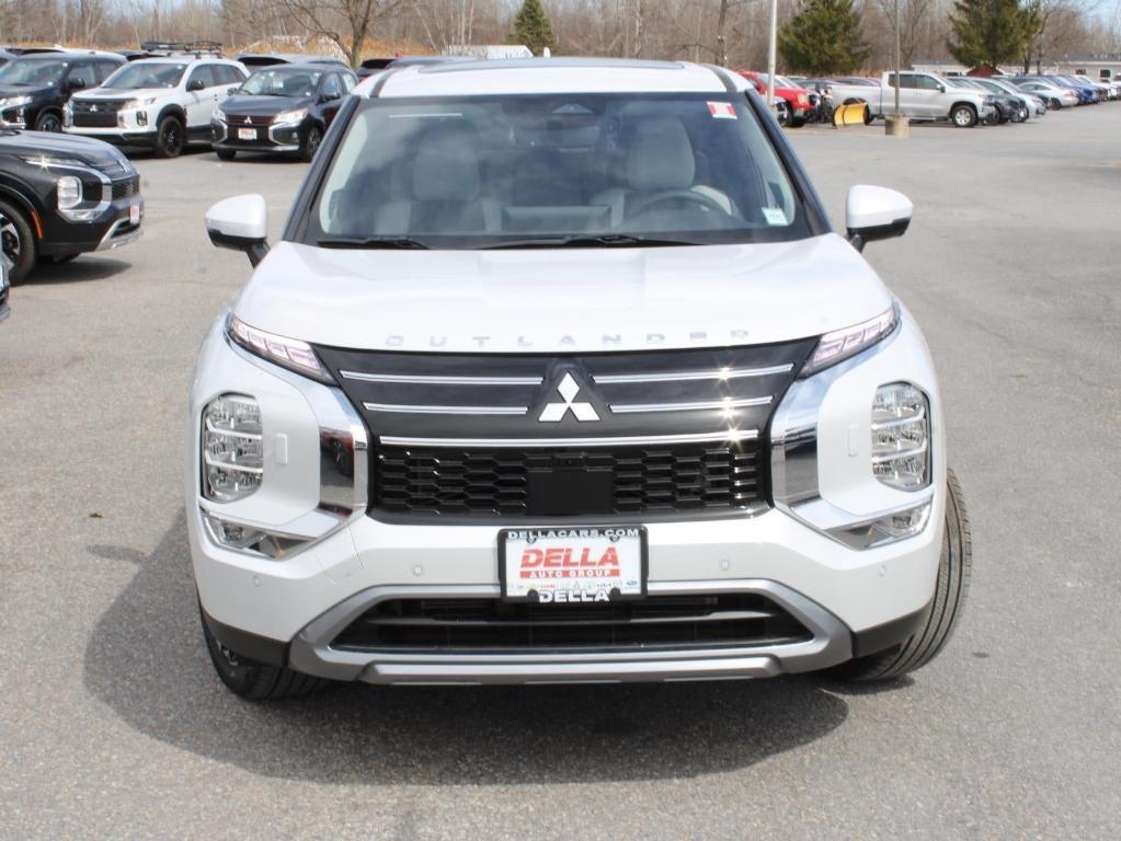 new 2025 Mitsubishi Outlander car, priced at $37,065