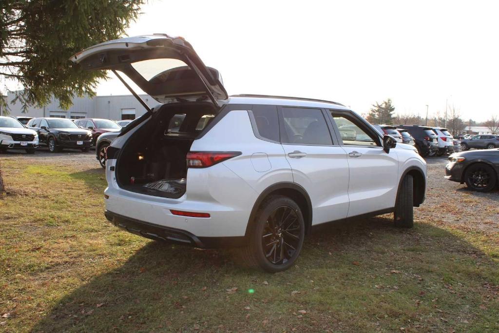 new 2024 Mitsubishi Outlander car, priced at $39,800