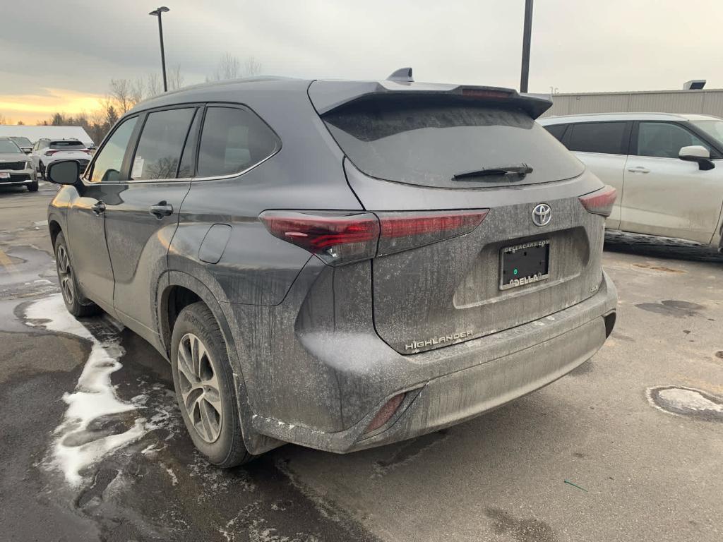 used 2024 Toyota Highlander Hybrid car, priced at $46,000