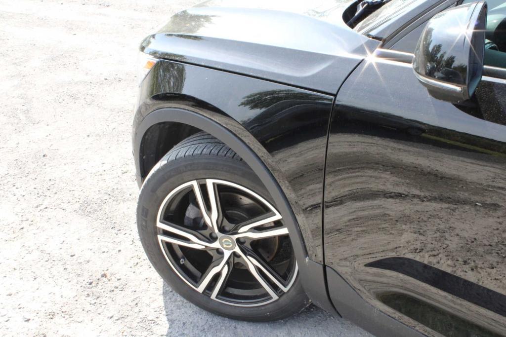 used 2019 Volvo XC40 car, priced at $24,059