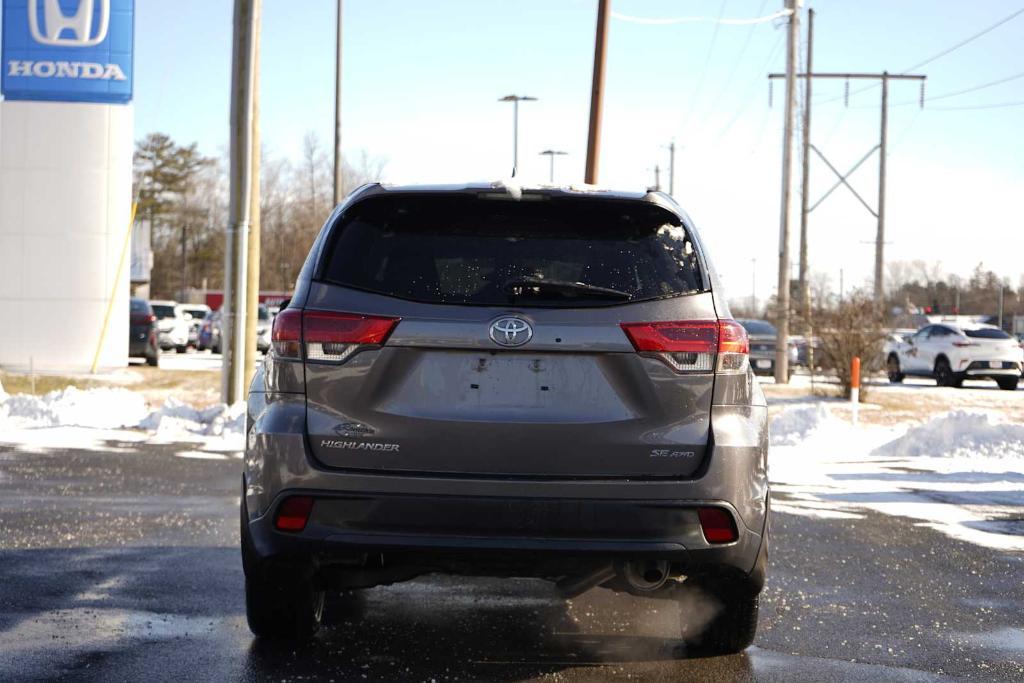 used 2018 Toyota Highlander car, priced at $26,980