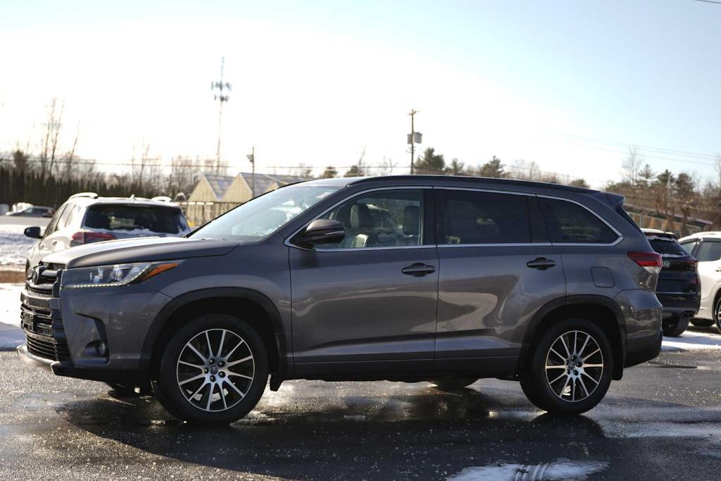 used 2018 Toyota Highlander car, priced at $26,980