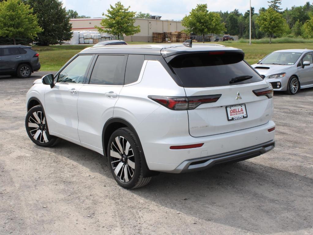 new 2025 Mitsubishi Outlander car, priced at $43,870