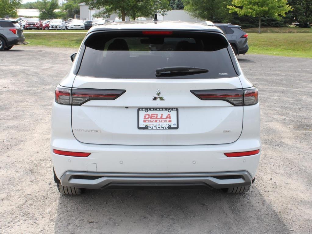 new 2025 Mitsubishi Outlander car, priced at $43,870
