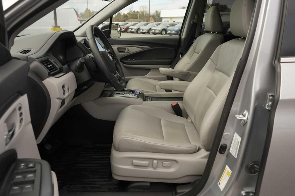 used 2021 Honda Pilot car, priced at $29,475