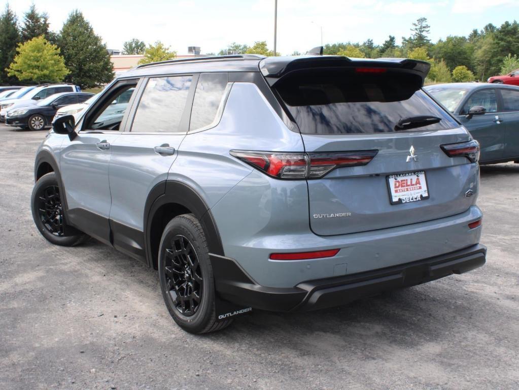 new 2025 Mitsubishi Outlander car, priced at $37,785