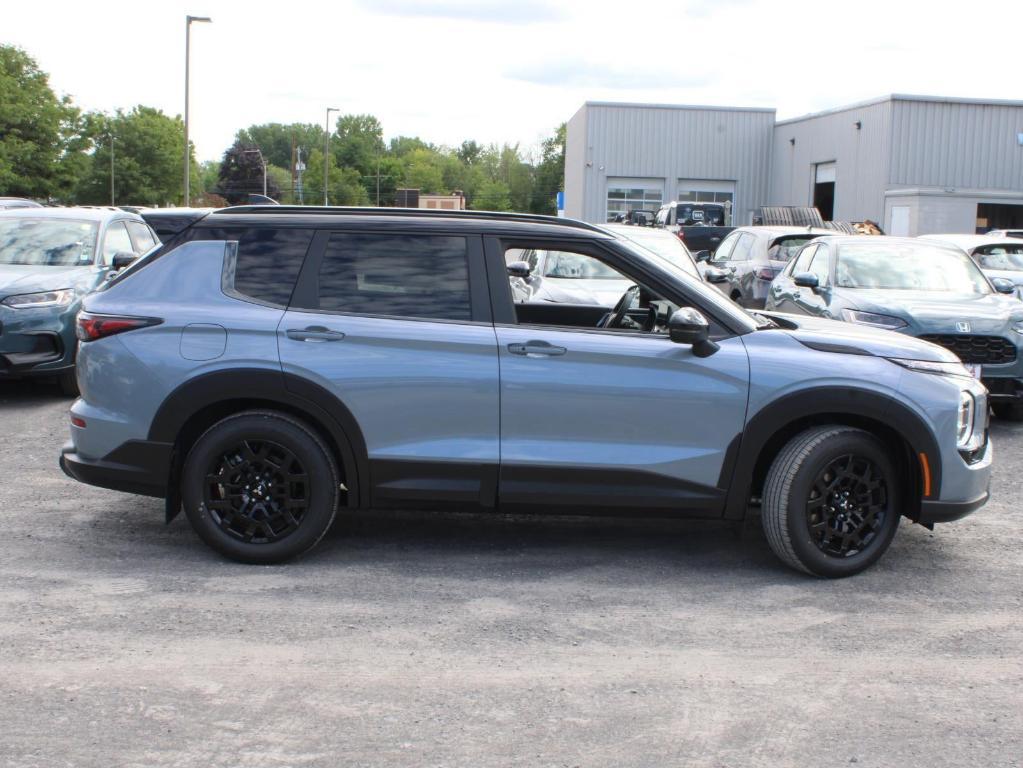new 2025 Mitsubishi Outlander car, priced at $37,785
