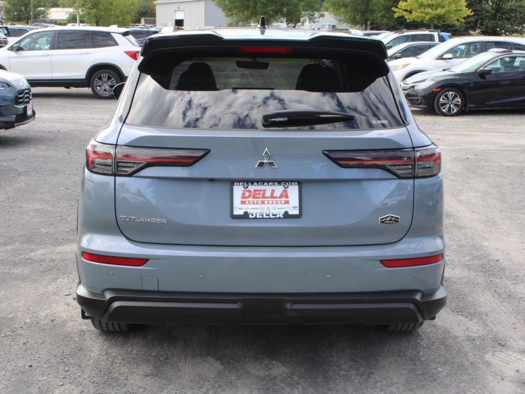 new 2025 Mitsubishi Outlander car, priced at $37,785