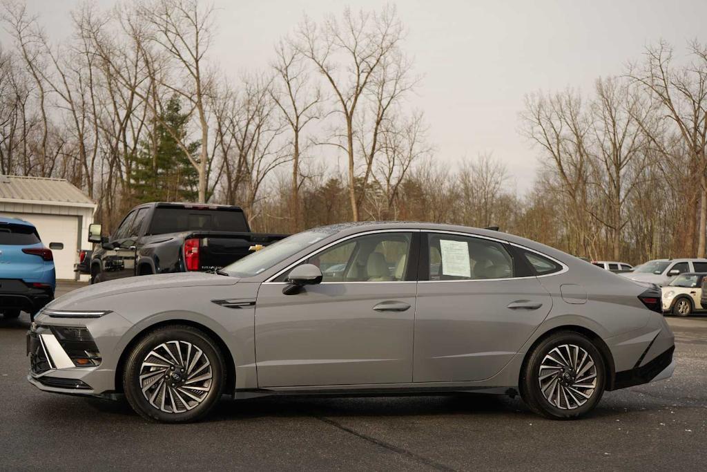 used 2024 Hyundai Sonata Hybrid car, priced at $31,975