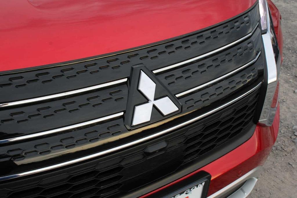 new 2025 Mitsubishi Outlander PHEV car, priced at $47,505