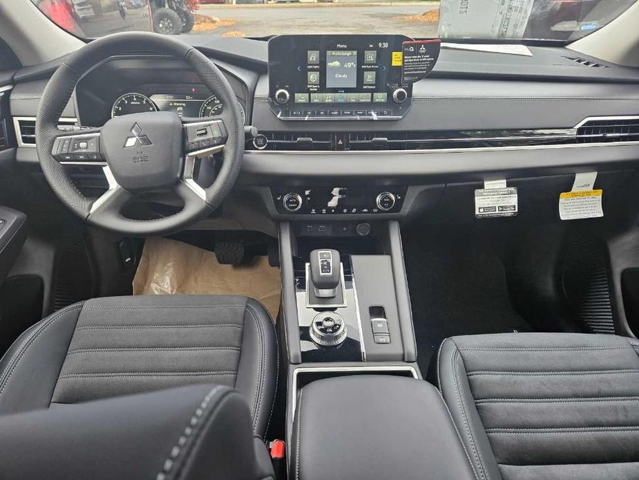 new 2024 Mitsubishi Outlander car, priced at $35,215
