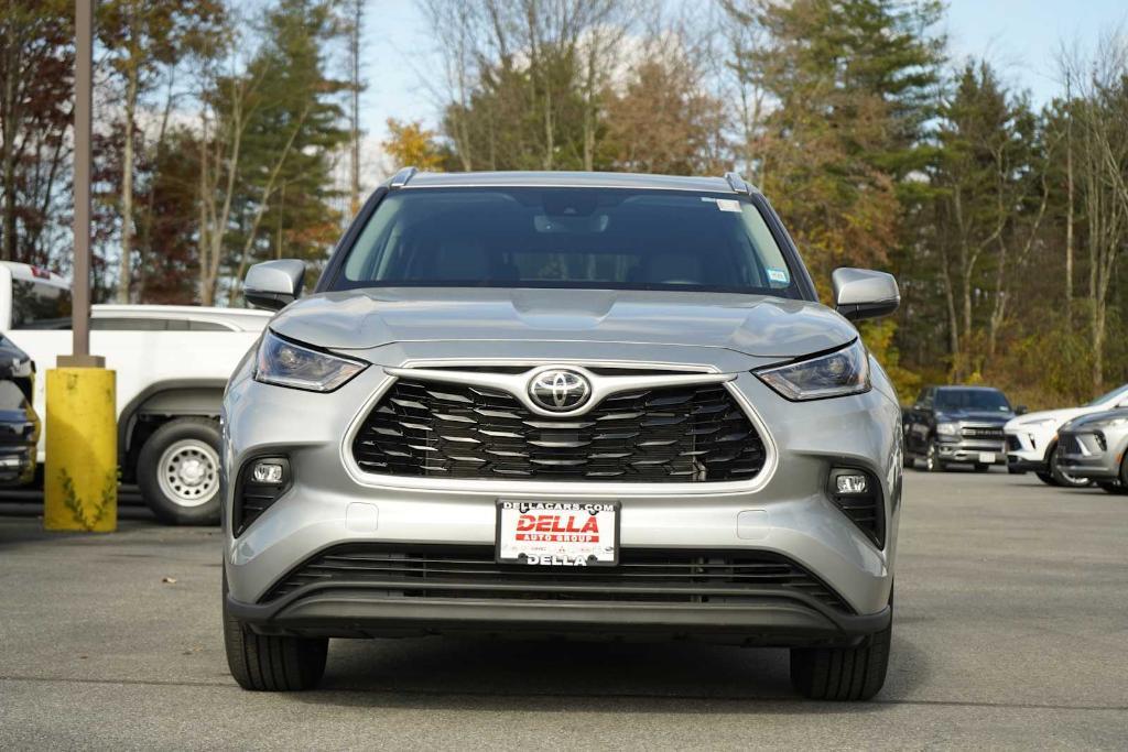 used 2021 Toyota Highlander car, priced at $34,280