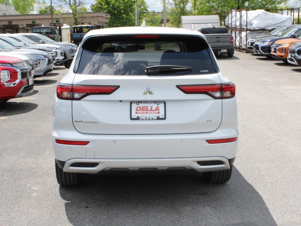 used 2024 Mitsubishi Outlander car, priced at $26,000