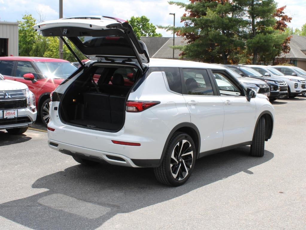 used 2024 Mitsubishi Outlander car, priced at $26,000