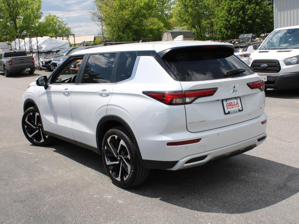 used 2024 Mitsubishi Outlander car, priced at $26,000