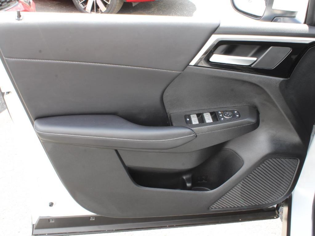 used 2024 Mitsubishi Outlander car, priced at $26,000